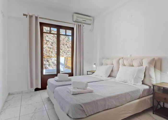 Callisthea * Kyra Panagia